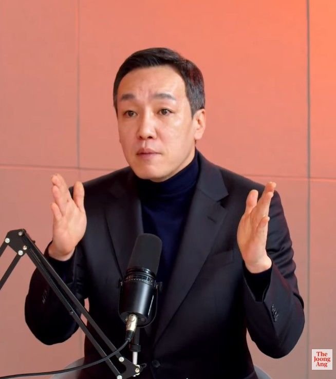 김민수 국민의힘 최고위원이 17일 중앙일보 정치토크쇼 ‘황현희의 불편한 여의도’에 출연해 인터뷰하고 있다. [사진 ‘불편한여의도’ 캡처]