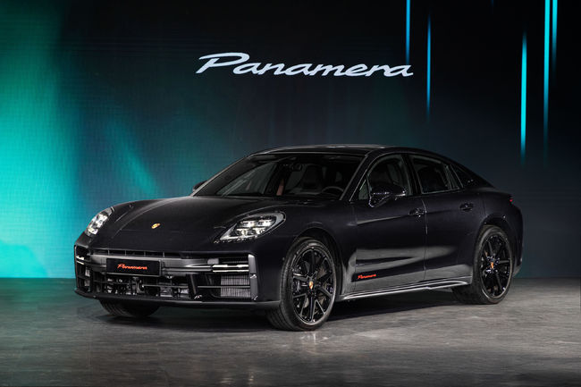 파나메라 레드 익스클루시브.