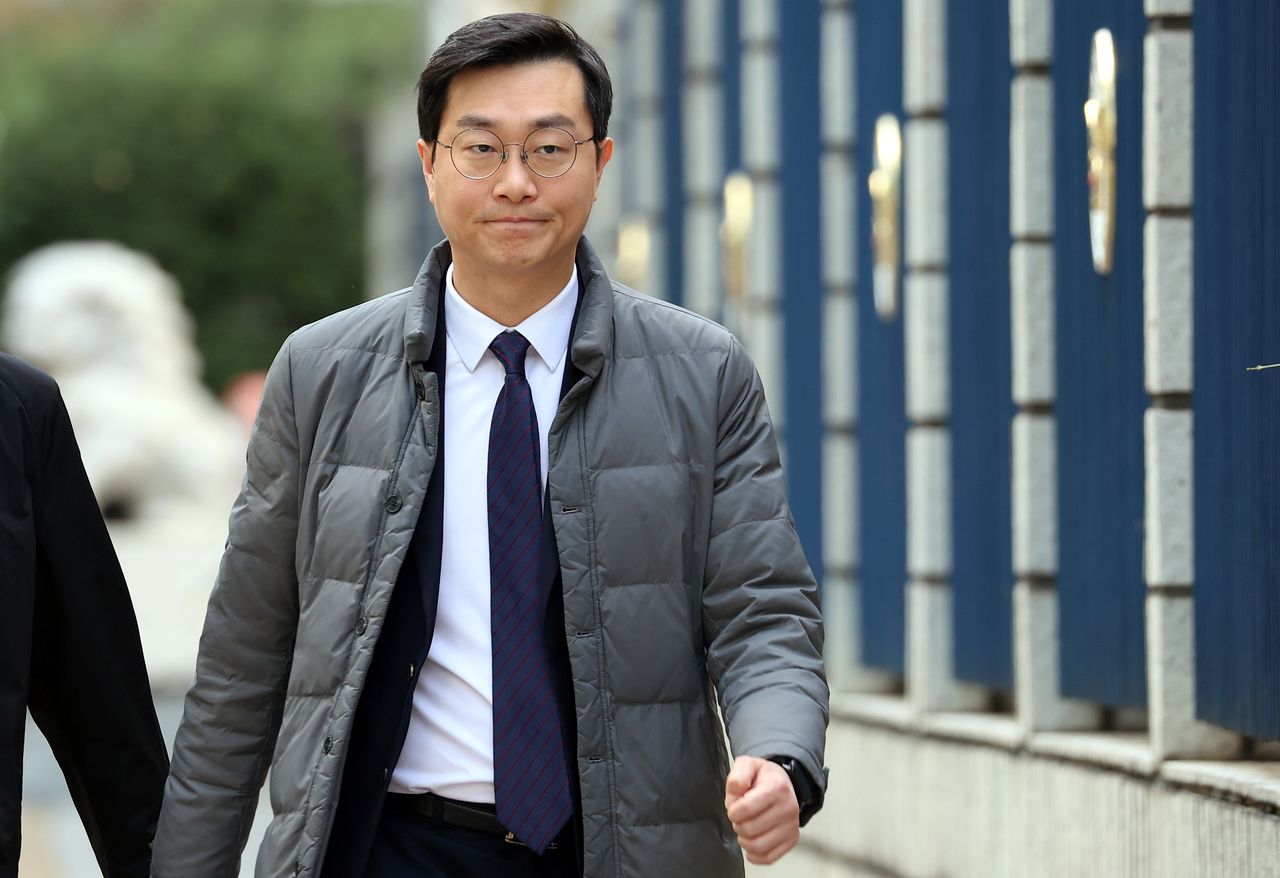 장경태 더불어민주당 국회의원이 19일 오후 서울 종로구 서울경찰청에서 열린 성추행 의혹 수사심의위에 출석하고 있다. 뉴스1