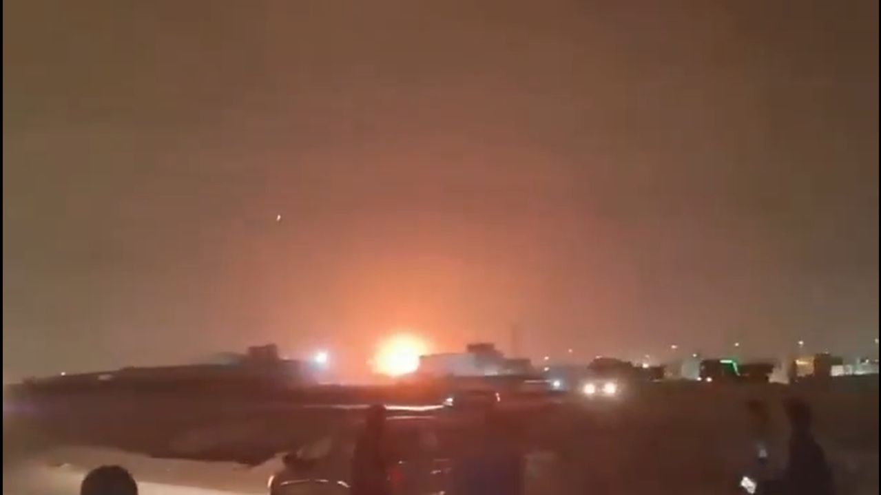 18일(현지시간) 이란의 공격을 받은 카타르에너지의 라스라판 산업단지. 사진 엑스 캡처