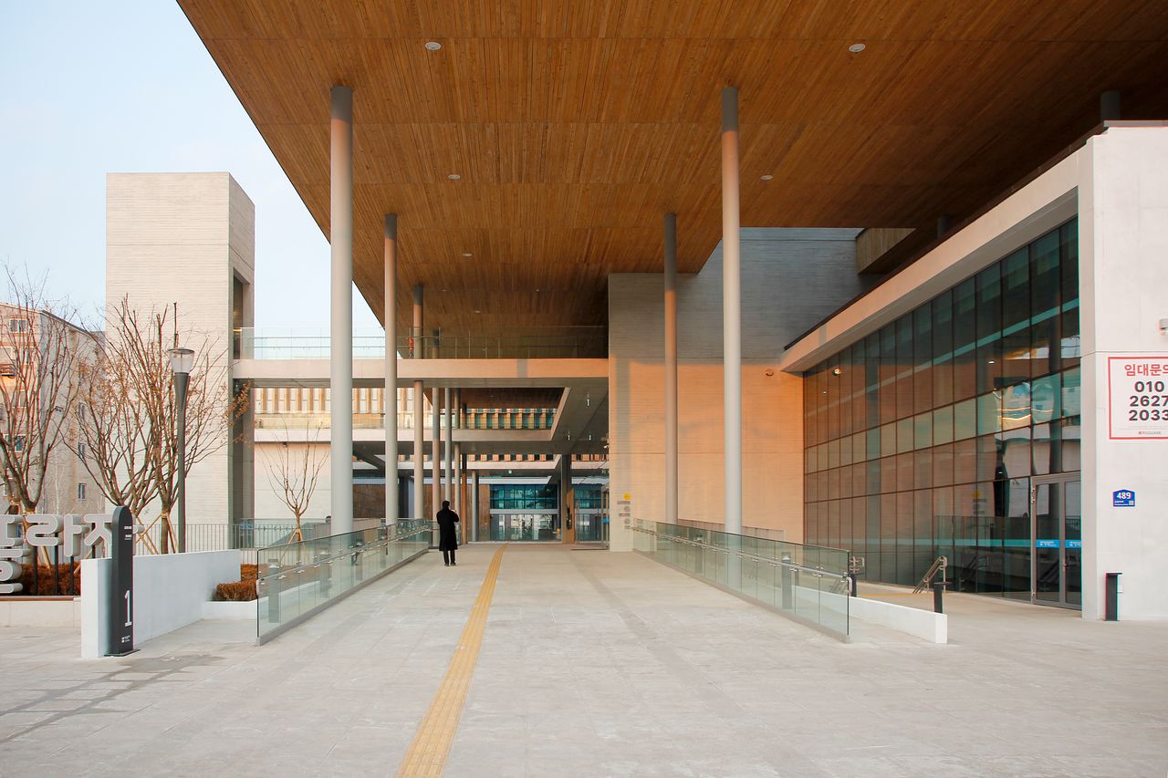 어울림플라자에는 휠체어로 못 갈 곳이 없다. 단차도 문턱도 없다.  사진 건축사사무소인터커드