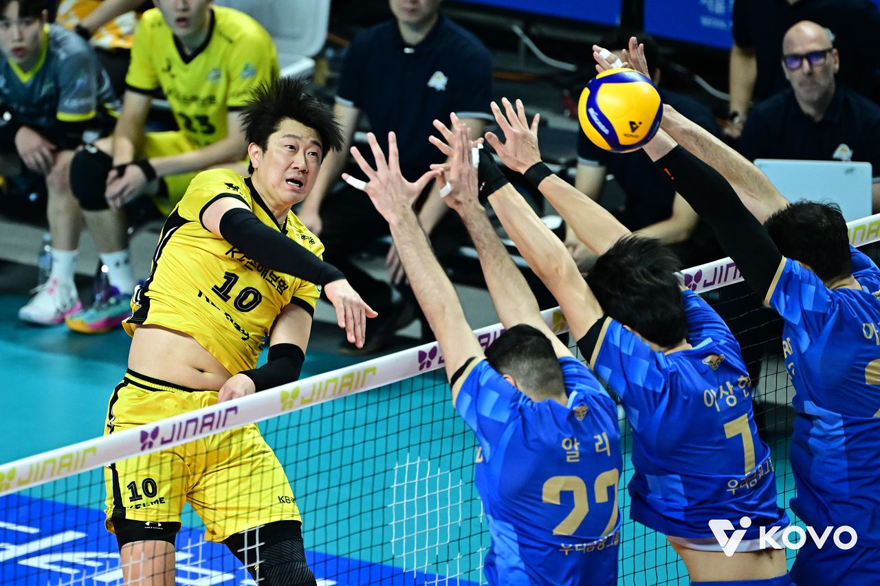 공격을 시도하는 KB손해보험 아웃사이드 히터 나경복. 사진 한국배구연맹