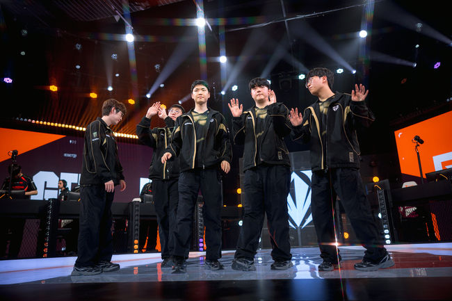 라이엇 게임즈 플리커.