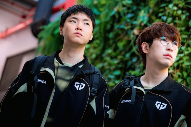 라이엇 게임즈 플리커.