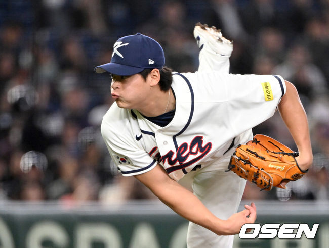 [OSEN=도쿄(일본), 손용호 기자] 류지현 감독이 이끄는 한국야구 대표팀은 5일 일본 도쿄의 도쿄돔에서 열린 2026 월드베이스볼클래식(WBC) 조별리그 C조 체코와의 첫 경기에서 홈런 4방을 포함해 10안타를 터트리며 11-4로 승리했다.2009년 이후 17년 만에 WBC 1차전 승리를 기록했다.7회초 무사에서 한국 조병현이 역투하고 있다. 2026.03.05/spjj@osen.co.kr