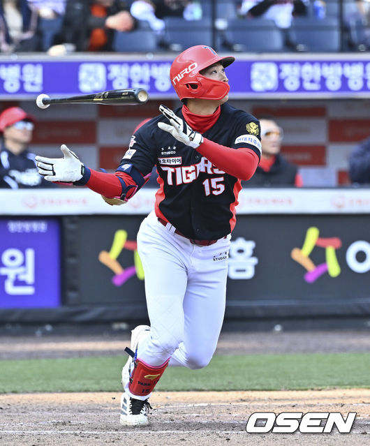 [OSEN=대전, 박준형 기자] 20일 오후 대전 한화생명볼파크에서 2026 신한 SOL KBO 리그 시범경기 한화 이글스와 KIA 타이거즈의 경기를 진행됐다.전날 한화는 4-5로 끌려가다 9회말 허인서의 동점 홈런과 김태연의 끝내기 홈런으로 7-5 역전승을 거두고 2연패를 끊었다.8회초 2사 만루 KIA 박재현이 3타점 적시 3루타를 날리고 있다.    2026.03.20 / soul1014@osen.co.kr