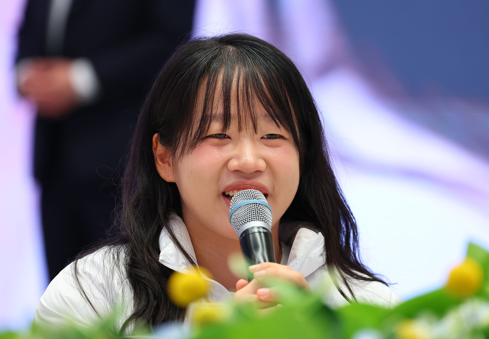 장애인 노르딕스키 김윤지 선수가 20일 청와대 영빈관에서 열린 이재명 대통령 주최 2026 밀라노-코르티나담페초 동계패럴림픽 선수단 격려 오찬에서 발언하고 있다. 연합뉴스