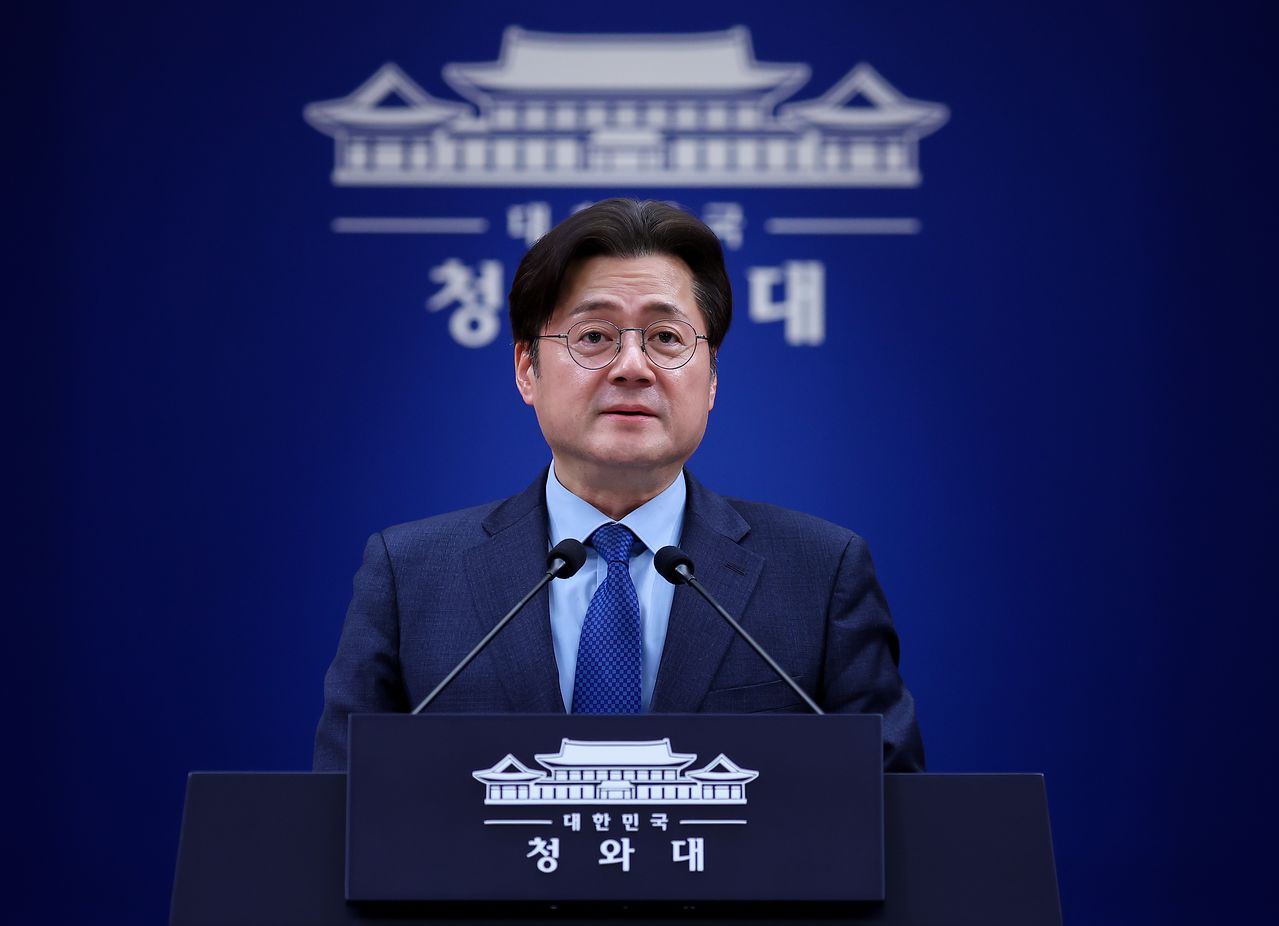 홍익표 정무수석이 20일 청와대 춘추관에서 서울-양평 고속도로 사업 재개 관련 브리핑을 하고 있다. 연합뉴스