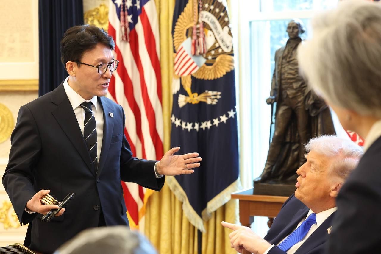 미국을 방문중인 김민석 국무총리가 13일(현지시간) 워싱턴 백악관에서 도널드 트럼프 미국 대통령과 만나 북한 문제 등에 대한 의견을 나눴다. 사진 국무총리실