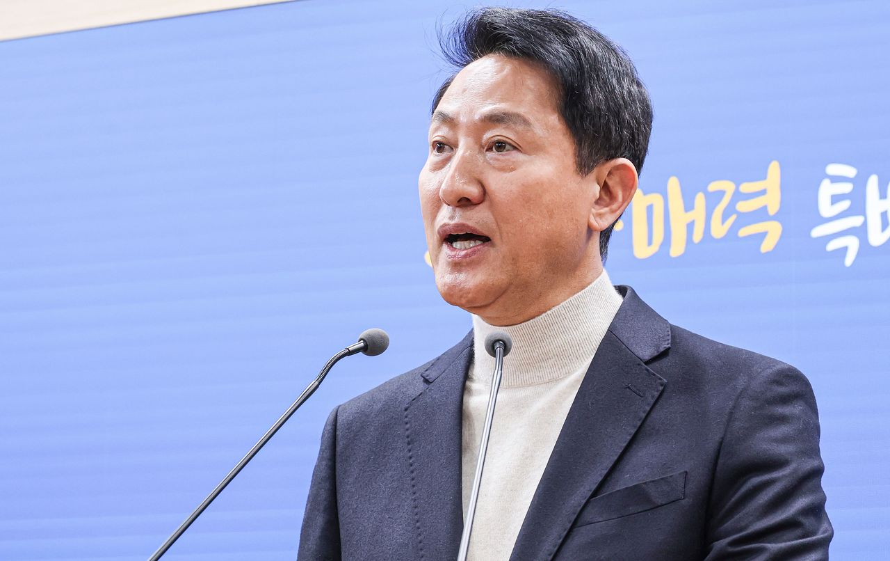 오세훈 서울시장이 17일 오후 서울시청에서 공천 신청에 대한 입장 발표를 하고 있다. 김경록 기자