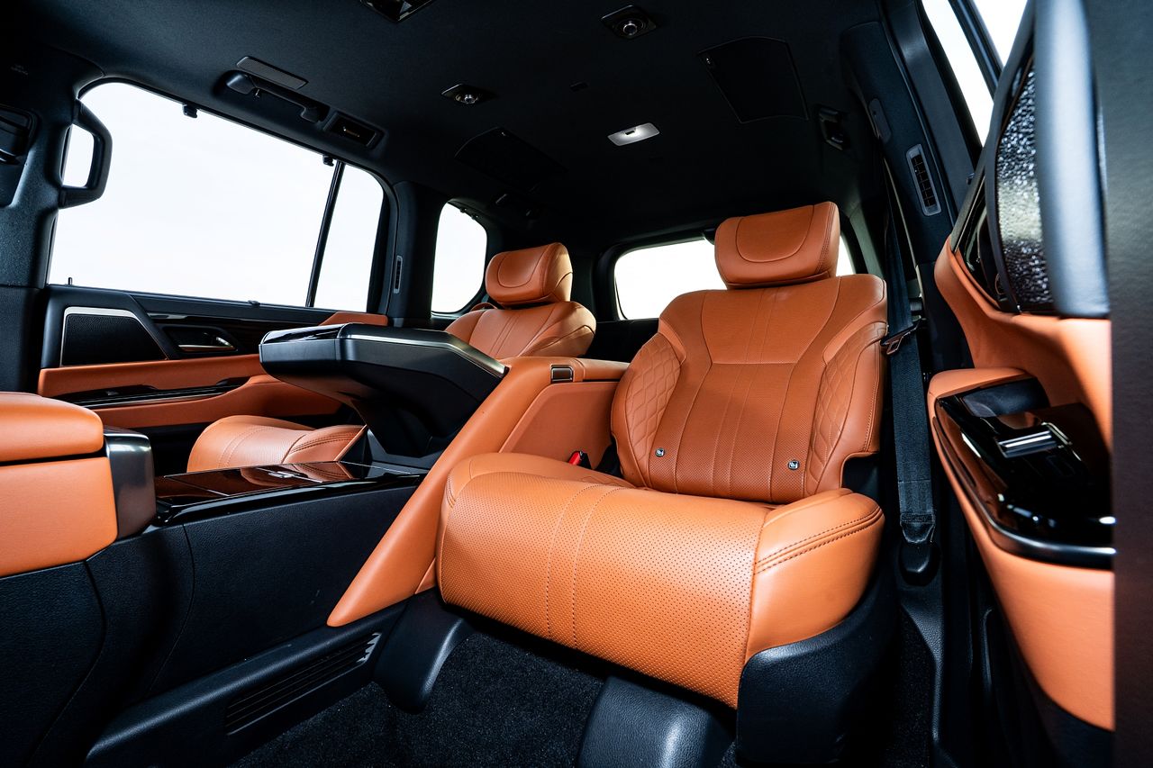  렉서스 LS 700h 뒷좌석.