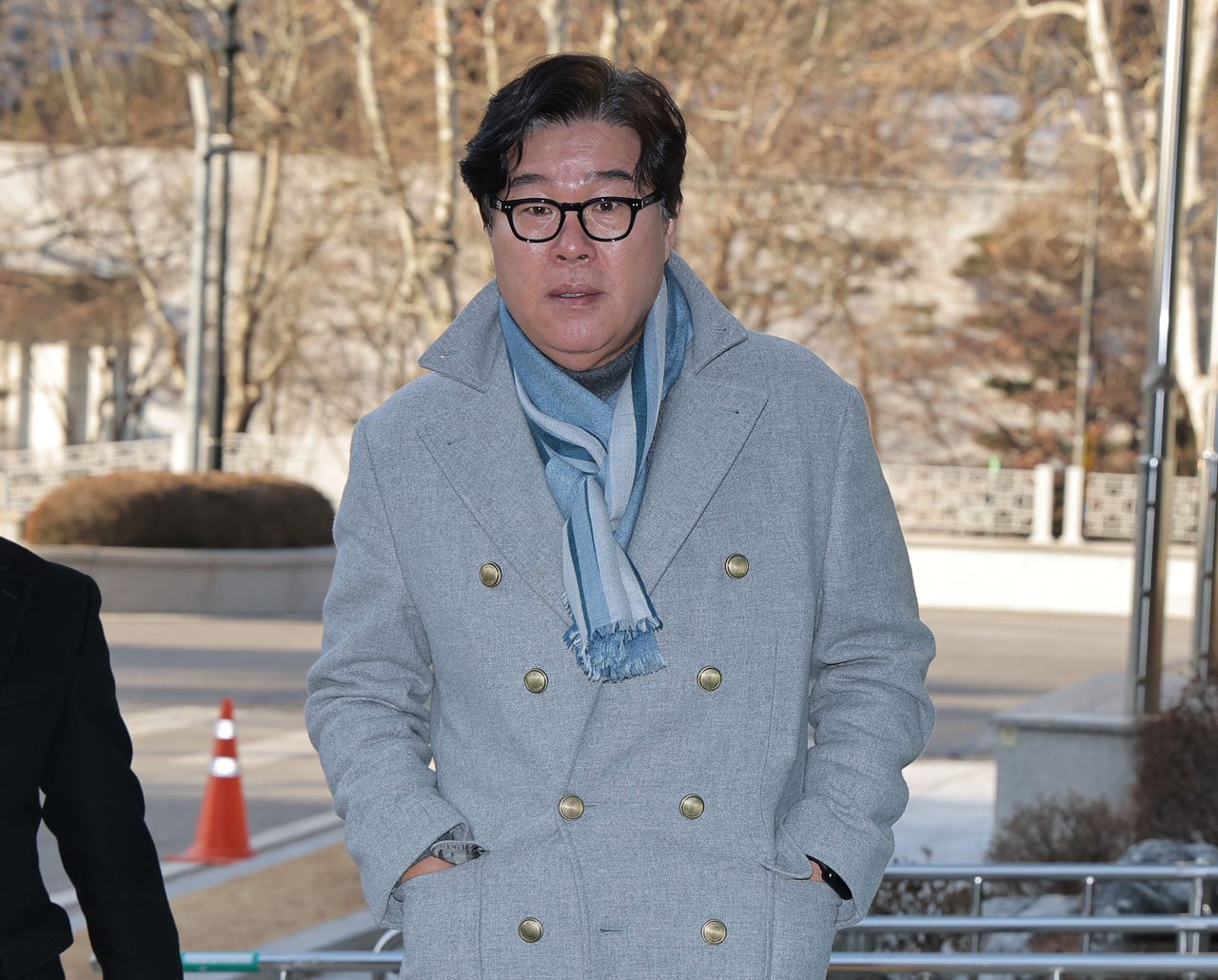 '쌍방울 대북 송금 사건' 수사 과정에서 제기된 진술 회유 의혹과 관련해 김성태 전 쌍방울 회장이 지난 1월 20일 서울 고검 인권침해점검 태스크포스(TF)에서 조사를 받기 위해 출석하고 있다. 연합뉴스