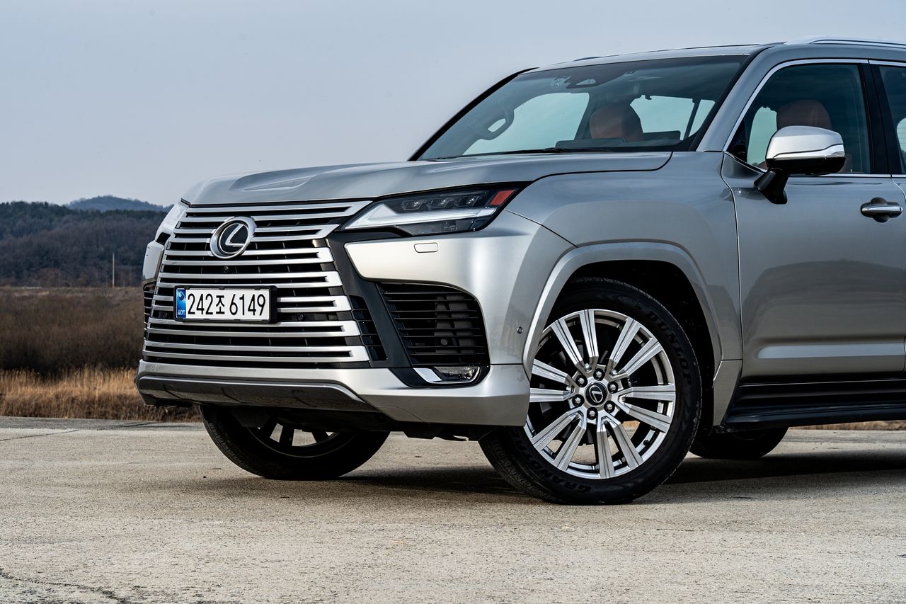 렉서스 LS 700h.