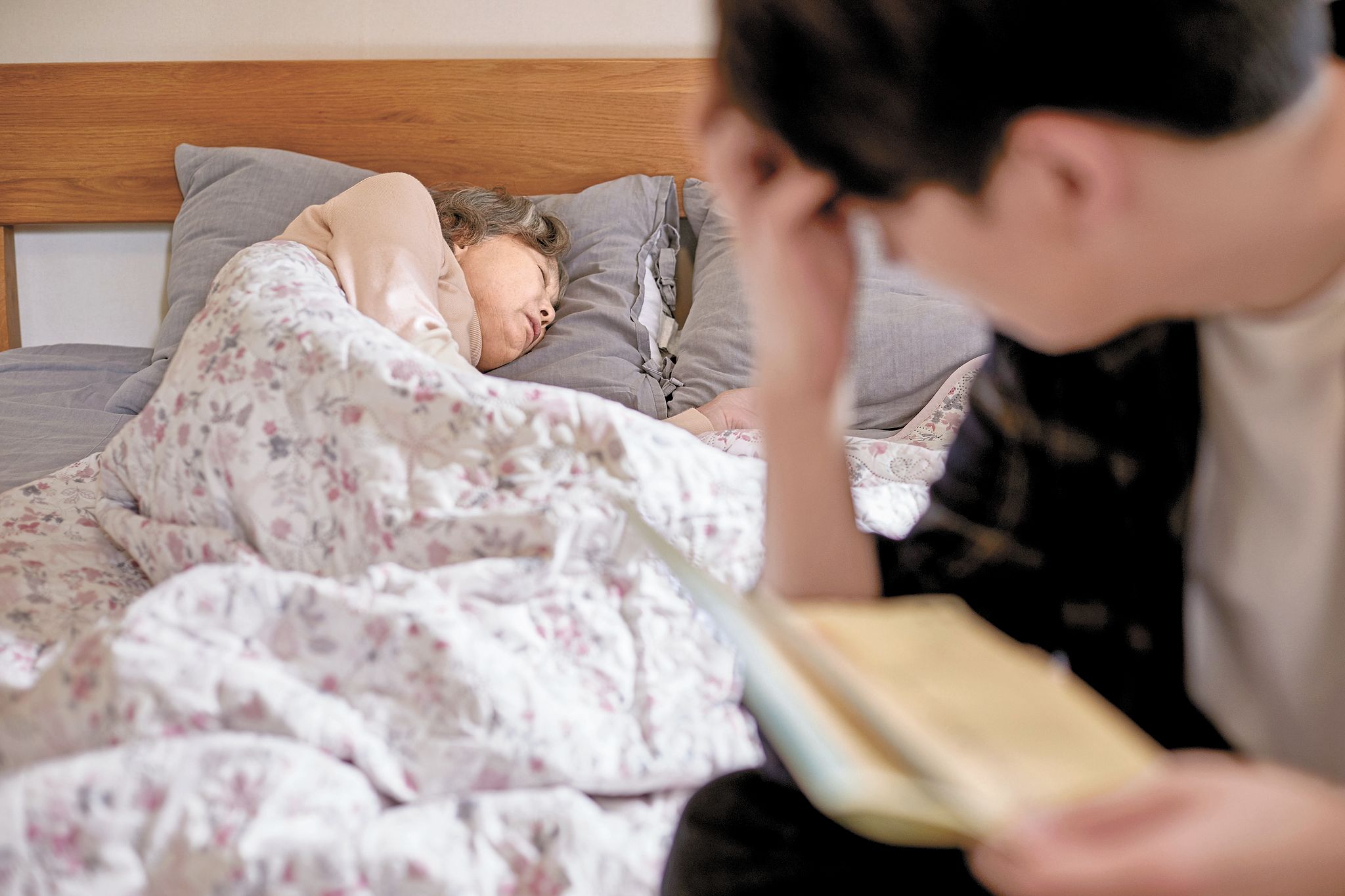 노년기 기억력과 인지력 저하는 주변인의 삶에도 영향을 미칠 수 있어 체계적인 관리가 필요하다.