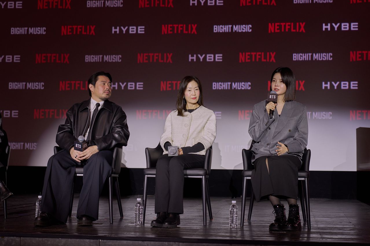 3월 20일 서울 광화문 씨네큐브에서 넷플릭스 다큐멘터리 'BTS 더 리턴' 기자간담회가 열렸다. 왼쪽부터 감독 바오 응우옌, 프로듀서 제인 차 커틀러, 김현정 빅히트 뮤직 VP(부사장). 사진 넷플릭스