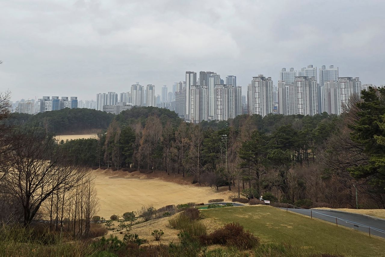 동탄2신도시 아파트 단지에 둘러싸인 리베라CC. 함종선 기자