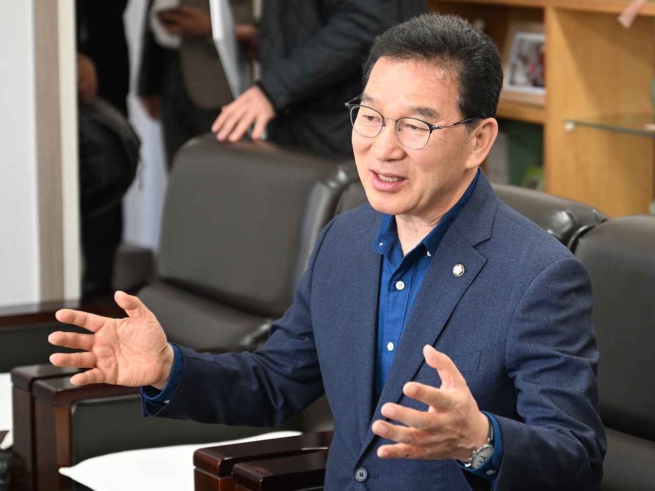 신정훈 국회 행안위원장이 24일 자신의 페이스북에 사임 의사를 밝혔다. 신 위원장은 전남광주 통합특별시장에 도전한다. 뉴시스