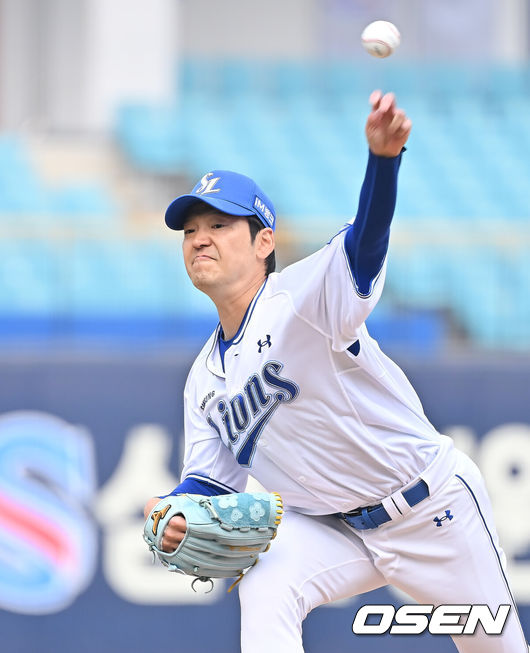 [OSEN=대구, 이석우 기자] 24일 대구삼성라이온즈파크에서 2026 신한 SOL KBO 리그 시범경기 삼성 라이온즈와 KIA 타이거즈의 경기가 열렸다. 홈팀 삼성은 오러클린이, 방문팀 KIA는 아담 올러가 선발 출전했다. 삼성 라이온즈 백정현이 역투하고 있다. 2026.03.24 / foto0307@osen.co.kr