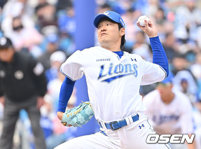 [OSEN=대구, 이석우 기자] 24일 대구삼성라이온즈파크에서 2026 신한 SOL KBO 리그 시범경기 삼성 라이온즈와 KIA 타이거즈의 경기가 열렸다. 홈팀 삼성은 오러클린이, 방문팀 KIA는 아담 올러가 선발 출전했다. 삼성 라이온즈 백정현이 역투하고 있다. 2026.03.24 / foto0307@osen.co.kr