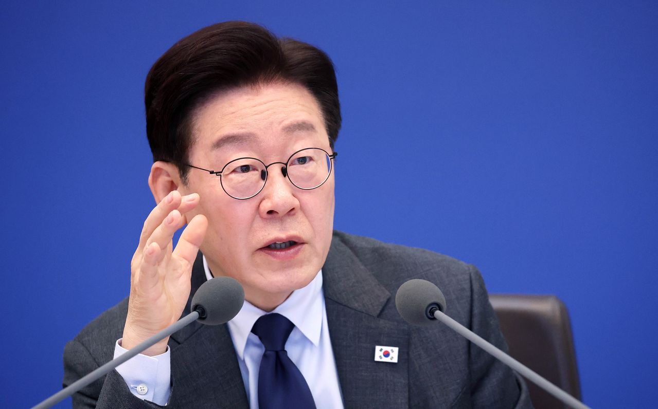 이재명 대통령이 24일 오전 청와대에서 열린 11회 국무회의에서 발언하고 있다. 청와대사진기자단