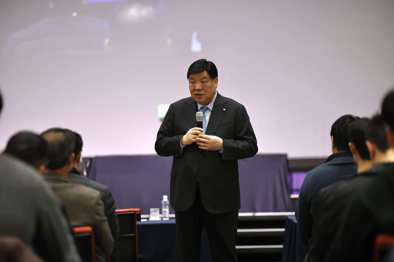 서정진 셀트리온그룹 회장이 24일 인천 송도에서 열린 셀트리온 정기 주주총회에서 발언하고 있다. 사진 셀트리온