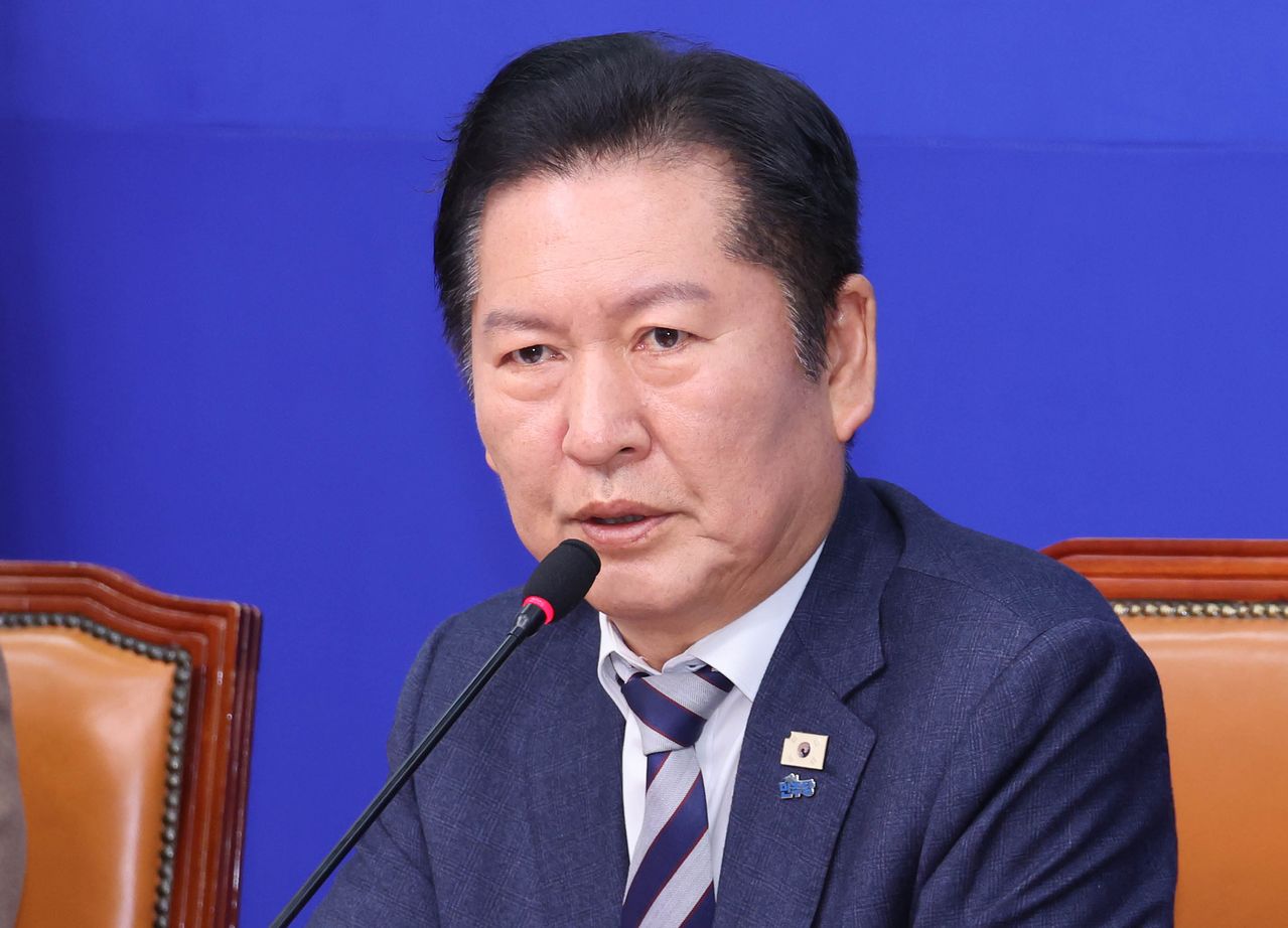 정청래 더불어민주당 대표가 24일 오전 국회에서 열린 ‘착!붙 공약 프로젝트 런칭 행사‘에서 발언하고 있다. 임현동 기자