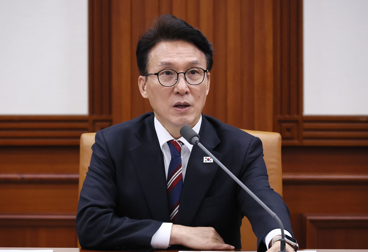 김민석 국무총리가 지난 24일 서울 종로구 정부서울청사에서 열린 글로벌 AI 허브 유치위원회에서 발언하고 있다. 연합뉴스