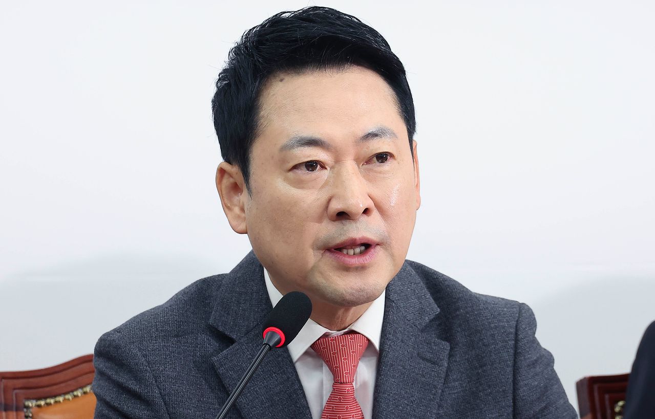 장동혁 국민의힘 대표가 지난 23일 오전 국회에서 열린 최고위원회의에서 모두발언을 하고 있다. 임현동 기자