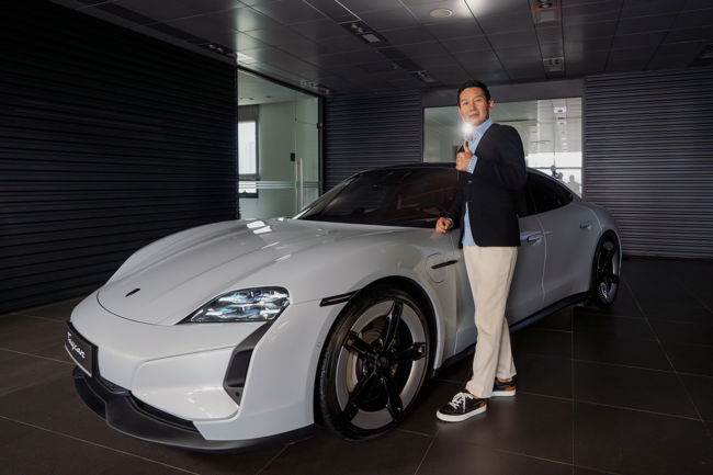 LG 트윈스 염경엽 감독이 포르쉐 공식 딜러 아우토슈타트의앰배서더로 선정됐다. / 아우토슈타트 제공