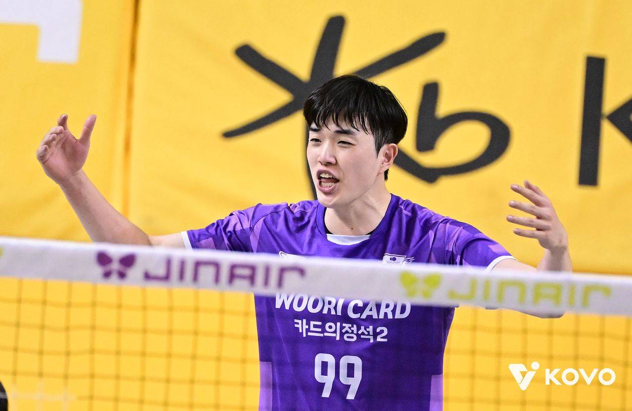 25일 KB손해보험과의 준플레이오프에서 활약한 우리카드 김지한. 사진 한국배구연맹