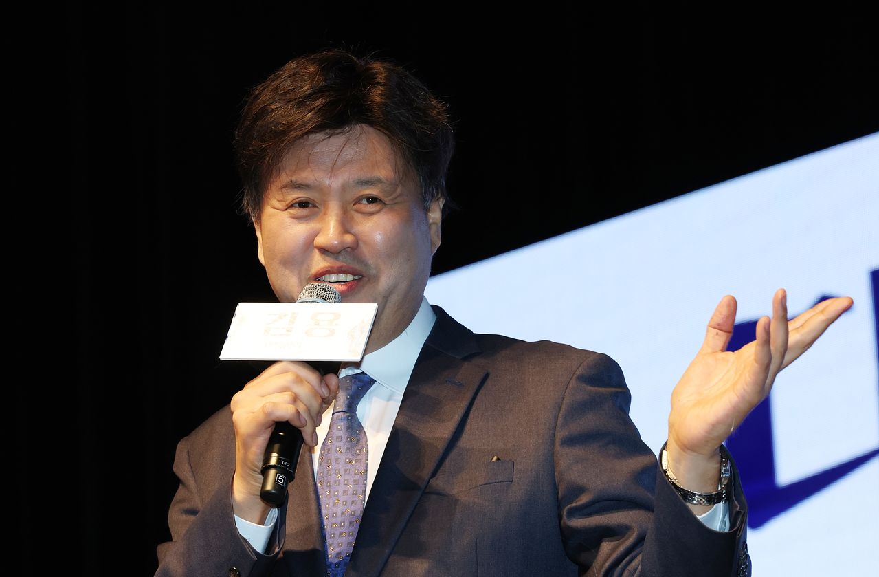 김용 전 민주연구원 부위원장이 자신의 저서 ’대통령의 쓸모‘ 출판 기념회에서 인사말을 하고 있다. 뉴스1