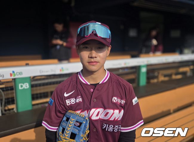 [OSEN=잠실, 한용섭 기자]프로야구 키움 히어로즈 신인 내야수 박한결이 23일 잠실구장에서 LG 트윈스와 시범경기에서 5타수 2안타 2타점으로 활약한 후 인터뷰를 하고 있다. /orange@osen.co.kr