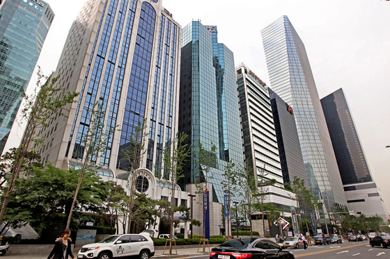 증권사 건물로 가득한 서울 영등포구 여의도 금융가. [중앙포토]