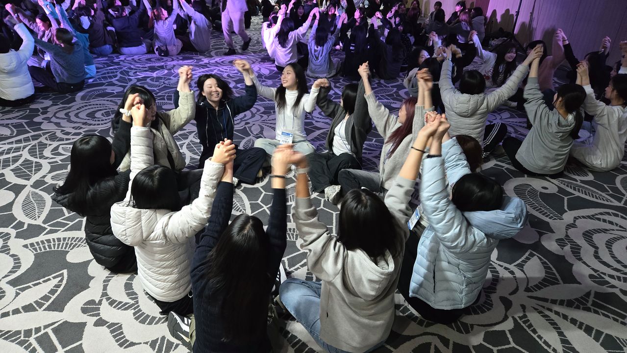 신입생들이 캠프 프로그램에 참여해 동기들과 어울리고 있는 모습. [사진 경복대학교]