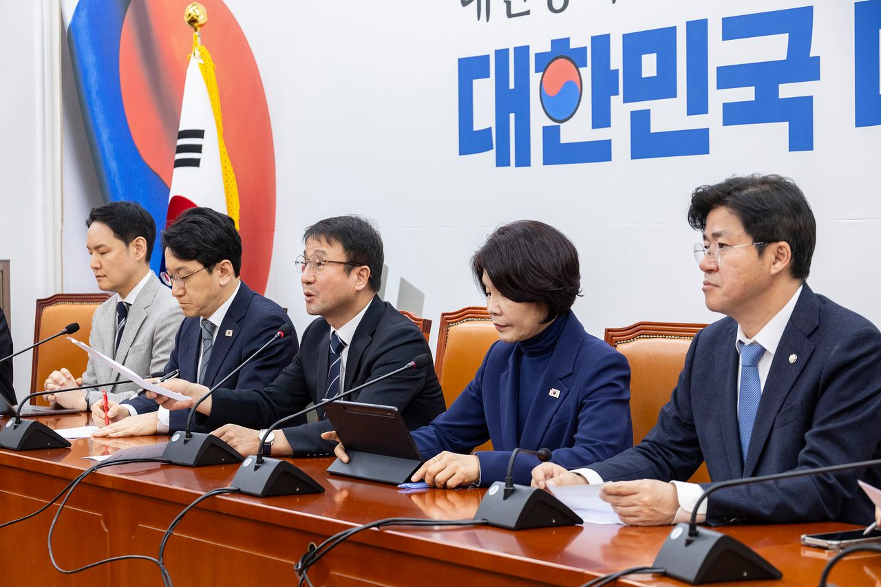 한병도 더불어민주당 원내대표가 26일 국회에서 열린 정책조정회의에서 신임 법제사법위원장 선임과 관련해 ″국민의힘에 내어줄 생각은 추호도 없다″고 말하고 있다. 연합뉴스