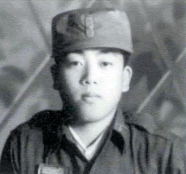 1951년 3월 31일 만 18세 육군 소위 송창원. 사진 송창원 회고록