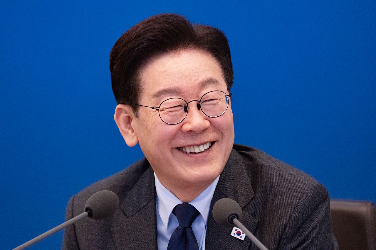 이재명 대통령이 지난 24일 오전 청와대에서 열린 국무회의에 참석해 발언하고 있다. 청와대사진기자단