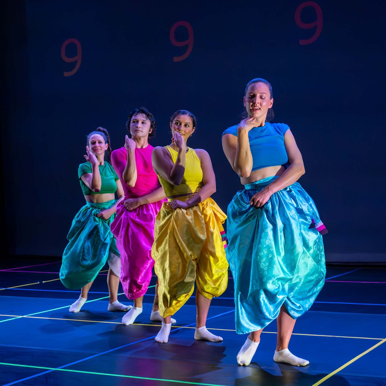 정다은 안무가의 작품 중 하나인 ‘NORRI(놀이)’는 한국 민속무용의 원리 등에 영감을 받아 만든 군무다. [사진 정다은]