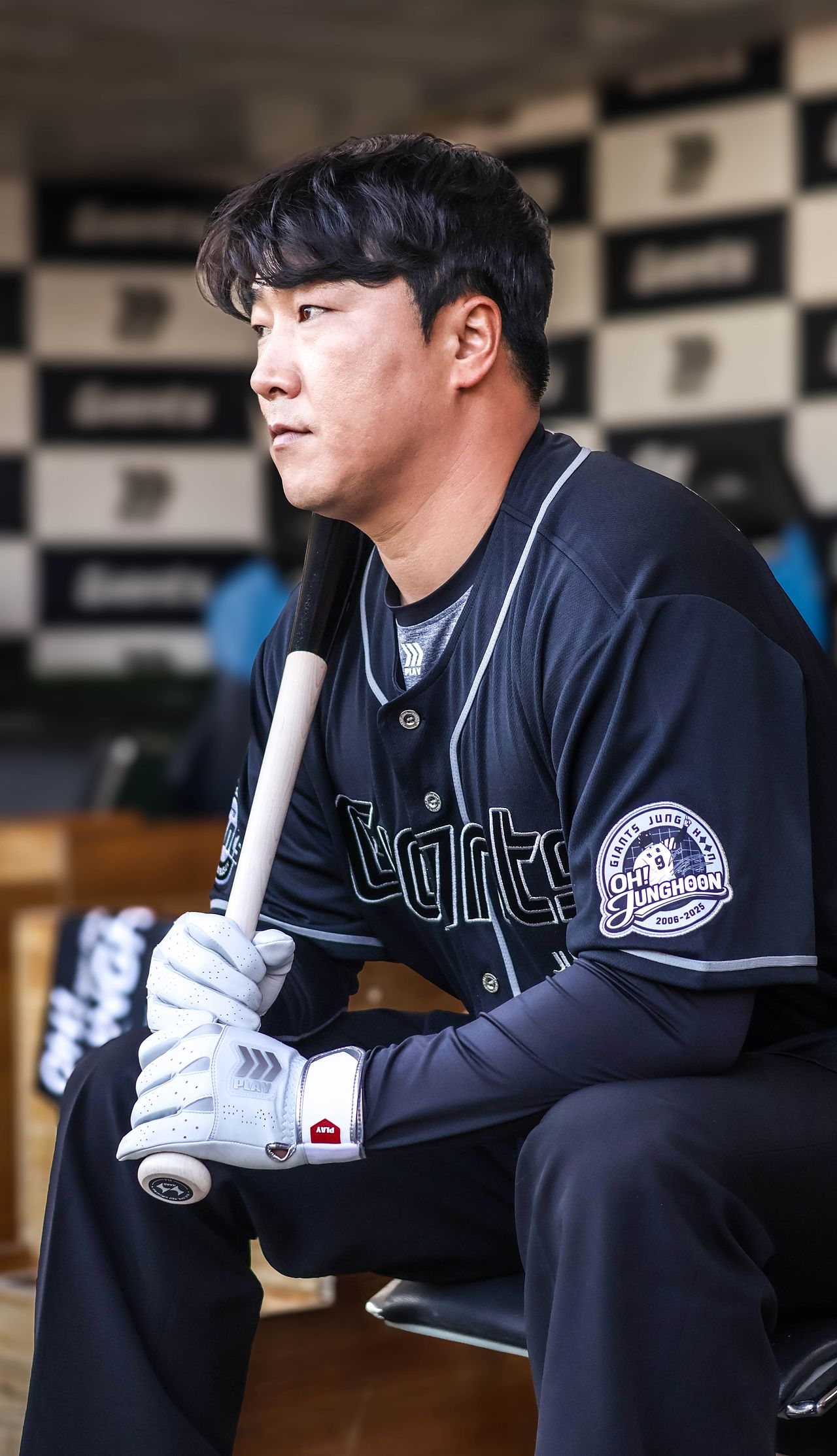 다음 달 17일 은퇴식에서 착용할 정훈 은퇴 기념 유니폼. 사진 롯데 자이언츠