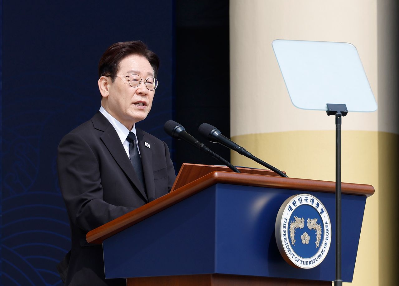 이재명 대통령이 27일 국립대전현충원에서 열린 제11회 서해수호의 날 기념식에서 기념사를 하고 있다. 청와대사진기자단