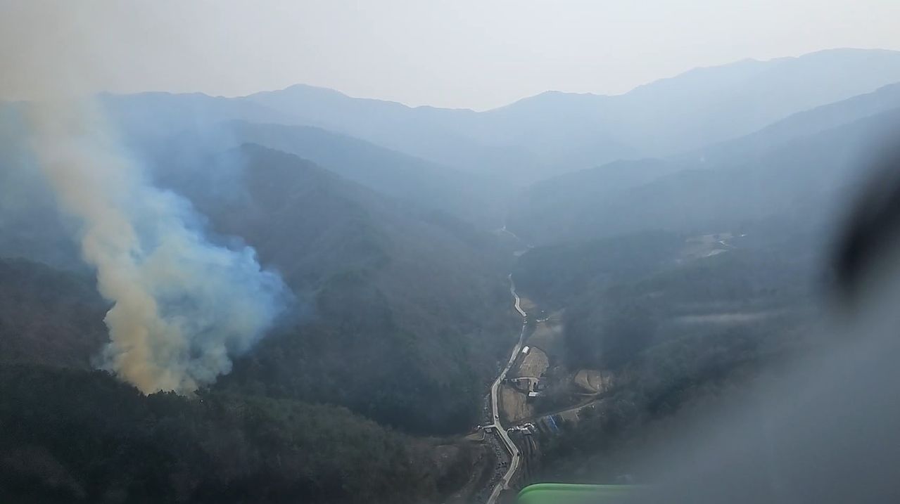27일 오후 경북 영주시 소백산 자락에서 발생한 산불이 1시간여 만에 진화됐다. 사진 경북도소방본부