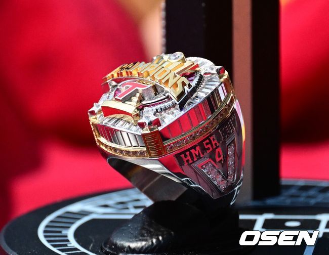 [OSEN=잠실, 지형준 기자]LG 통합우승 반지. 2026.03.28/ jpnews@osen.co.kr