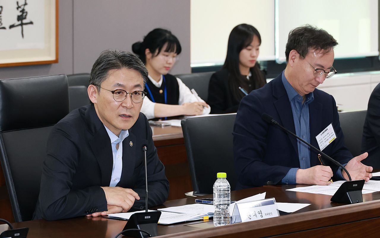 권대영 금융위원회 부위원장이 26일 오후 서울 종로구 정부서울청사에서 열린 보이스피싱 대응 간담회에서 발언을 하고 있다. 뉴스1