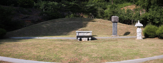 경북 문경시 마성면 박열의사기념공원에 위치한 가네코 후미코 묘소. 사진 박열의사기념관