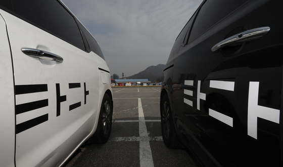 2020년 3월 9일 서울 서초구의 한 차고지에 타다 차량이 주차돼 있다. 이날 타다 운행사인 VCNC 측은 최근 출근을 앞두고 있던 신입직원들에게 채용 취소를 통보했다고 밝혔다. 뉴스1