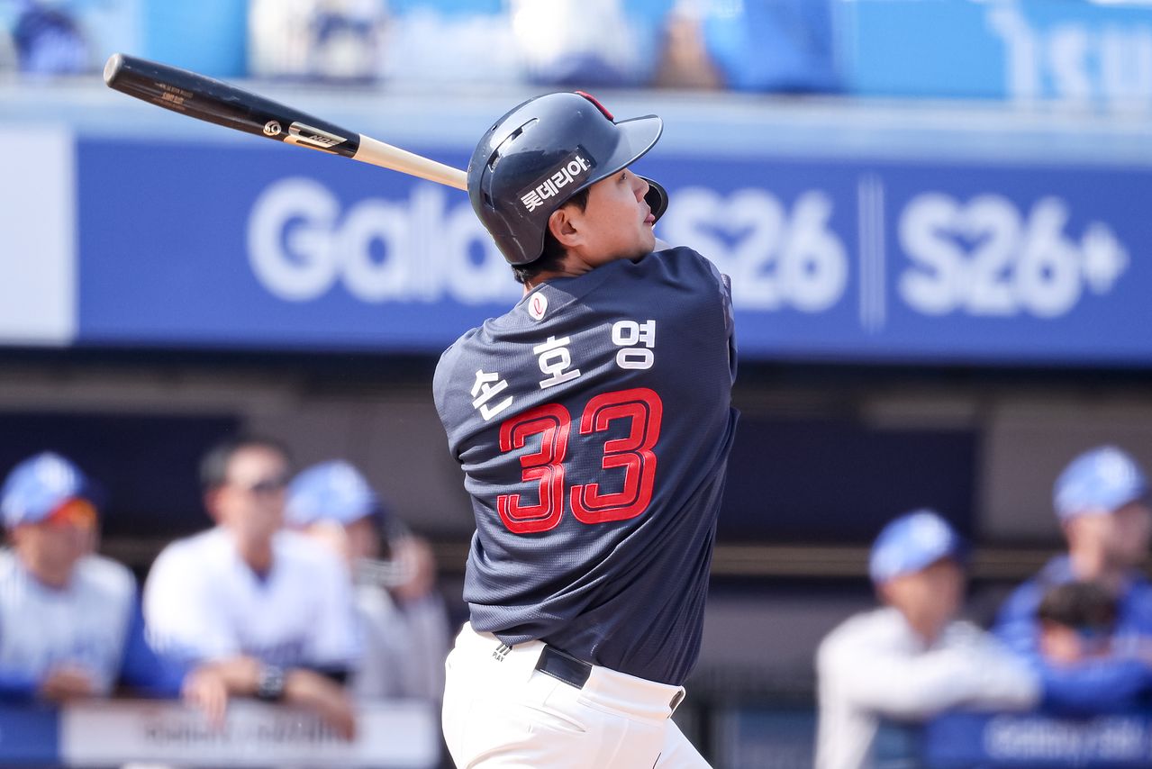 삼성과의 개막 2연전에서 맹타를 휘두른 손호영. 사진 롯데 자이언츠