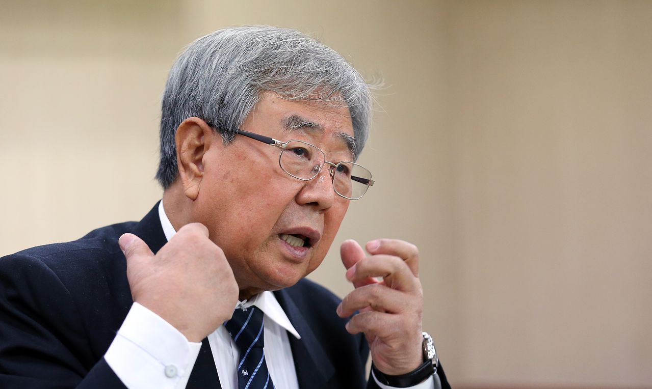 2012년 12월 14일 서울 성동구서 열린 자서전 ‘고문기술자 이근안의 고백’ 출판기념회 당시 이근안 전 경감. 연합뉴스