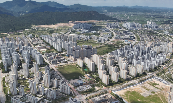 충남 홍성군 홍북읍행정복지센터는 내포신도시가 확장하면서 1인 가구가 증가하자 '1인 가구 고독사 예방 프로그램'을 운영하고 있다. 사진은 내포신도시 전경. [사진 충남도]