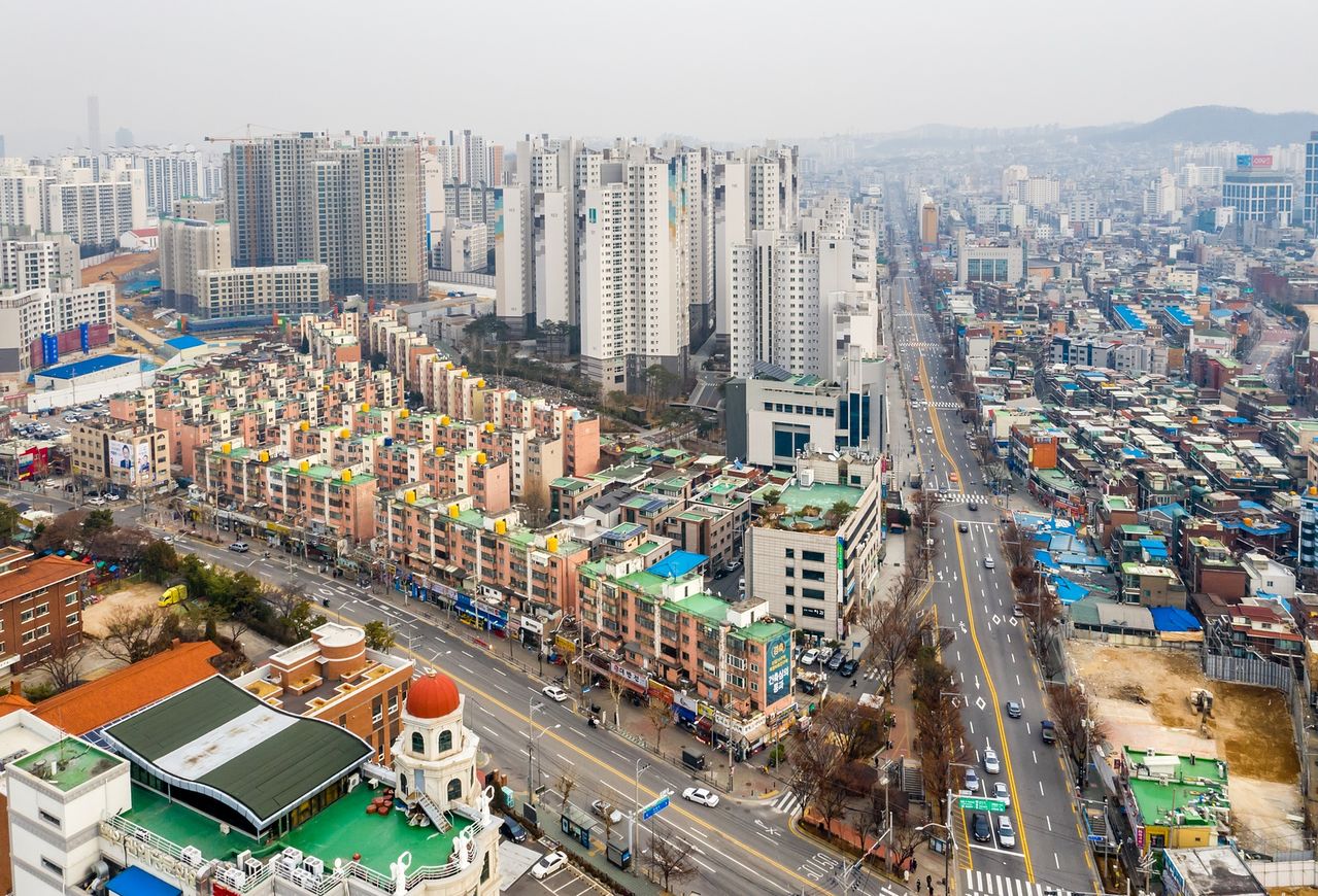 서울 영등포구 신길뉴타운 핵심 입지에 자리한 ‘남서울아파트’(신길10구역) 전경. 현재는 철거되고 ‘써밋클라비온’으로 탈바꿈 중이다. 사진 서울시
