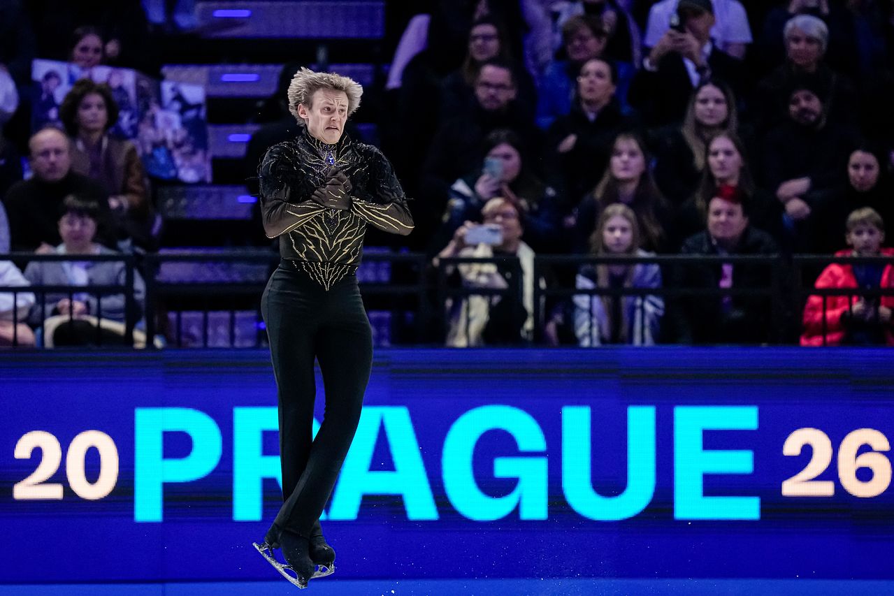 미국의 일리야 말리닌이 29일(한국시간) 열린 세계피겨선수권대회 남자 싱글 프리스케이팅에서 공중 회전 연기를 펼치고 있다. 말리닌은 이날 7번의 점프 중 5번을 4회전 점프로 성공시켰다. AP=연합뉴스